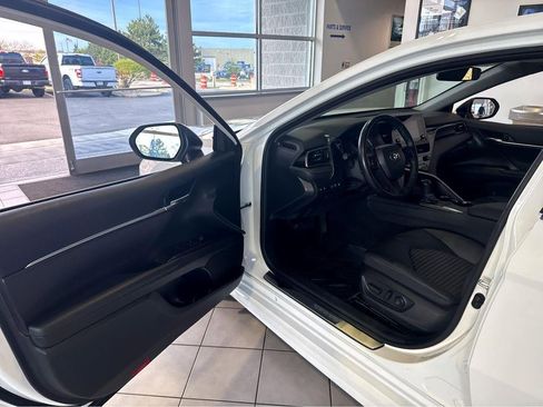 Used 2024 Toyota Camry SE FWD image 15
