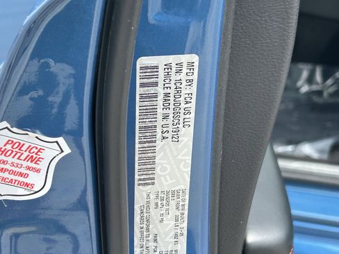 Used 2025 Dodge Durango GT AWD/4WD image 32