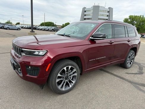 Used 2021 Jeep Grand Cherokee L Overland w/ Luxury Tech Group IV AWD/4WD image 6