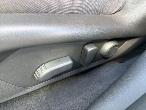 Certified 2025 Subaru Crosstrek 2.0i Premium image 25