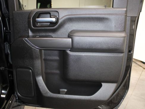 Used 2022 GMC Sierra 2500 AT4 image 38