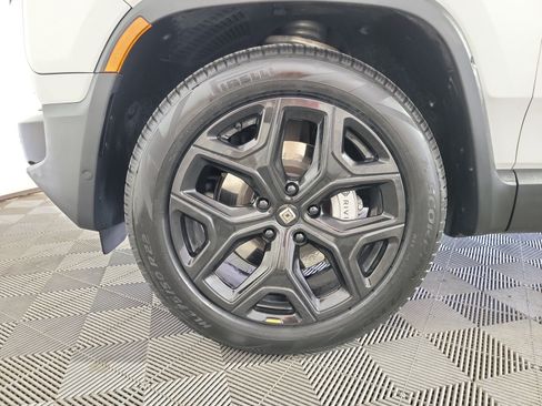 Used 2024 Rivian R1S Adventure AWD/4WD image 9