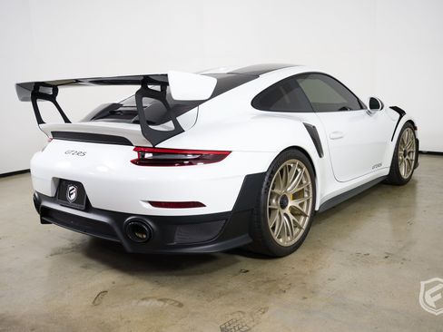Used 2018 Porsche 911 GT2 RS RWD image 9