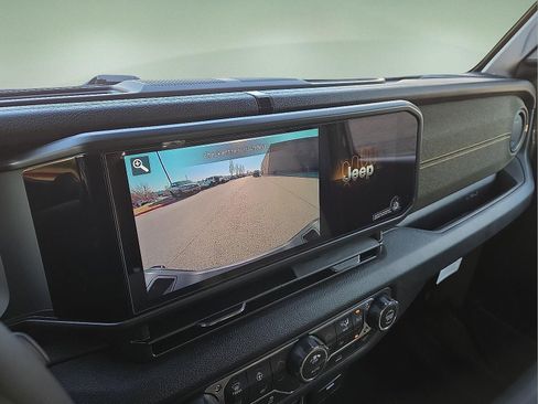 New 2026 Jeep Gladiator Willys AWD/4WD image 17