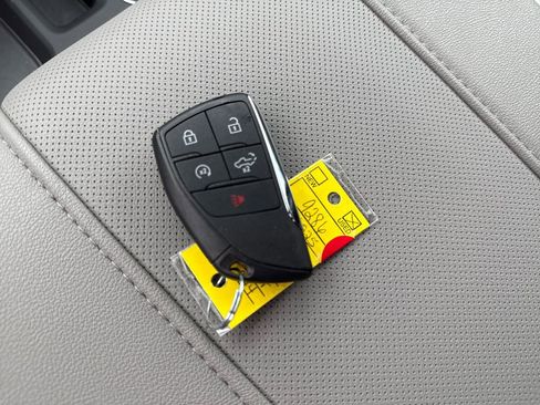 Used 2025 Chevrolet Silverado 1500 LTZ image 30