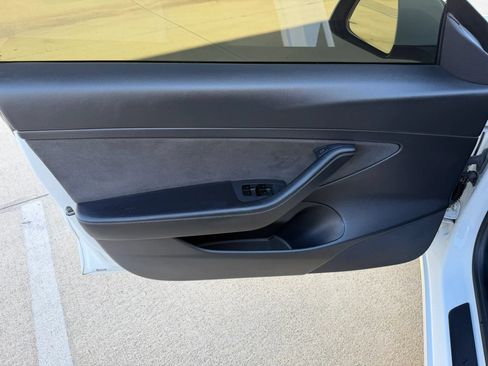 Used 2021 Tesla Model 3 Standard Range Plus RWD image 11