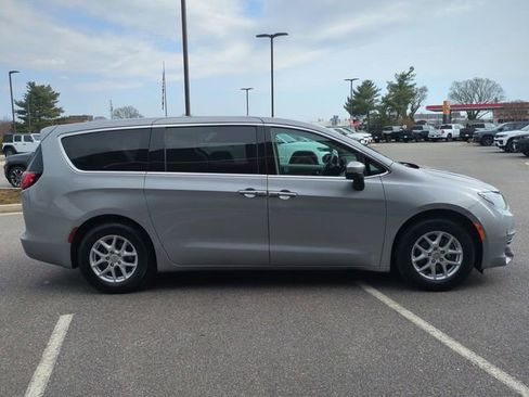 Used 2018 Chrysler Pacifica Touring w/ Security Group image 3