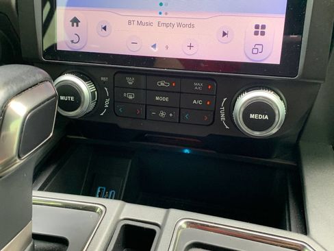 Used 2019 Ford F150 Raptor w/ Equipment Group 802A Luxury AWD/4WD image 17