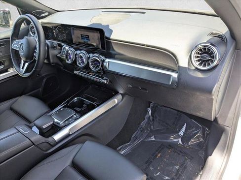 Used 2023 Mercedes-Benz GLB 250 image 24