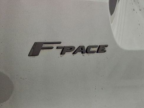 Used 2023 Jaguar F-PACE SVR image 32