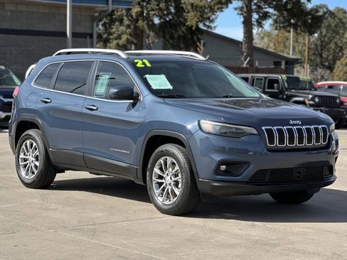 Used 2021 Jeep Cherokee Latitude Plus image 1
