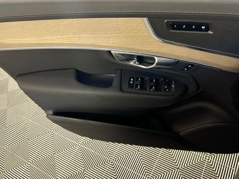 Used 2025 Volvo XC90 B6 Plus image 25