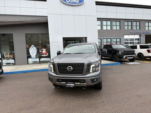 Used 2018 Nissan Titan SL w/ Midnight Edition image 2
