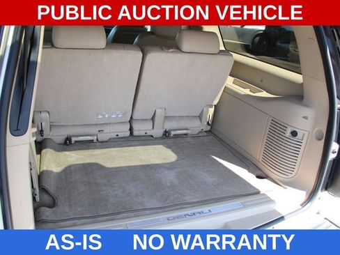 Used 2011 GMC Yukon XL Denali AWD/4WD image 30