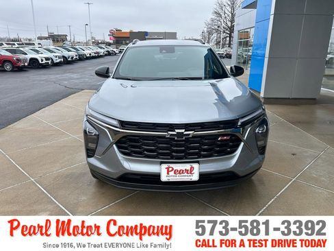 New 2026 Chevrolet Trax RS w/ Driver Confidence Package FWD image 2
