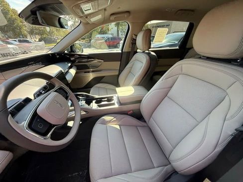 New 2025 Lincoln Nautilus Premier w/ Jet Appearance Package image 11