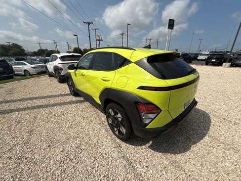 Certified 2025 Hyundai Kona SEL FWD image 6