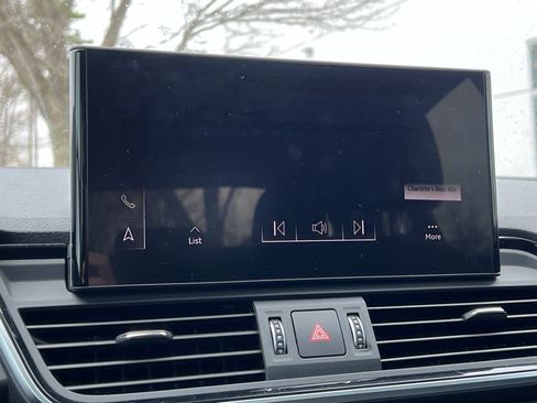 Used 2022 Audi Q5 2.0T Premium w/ Convenience Package image 23