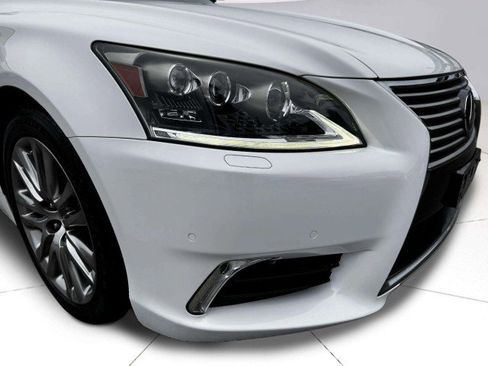 Used 2015 Lexus LS 460 image 10