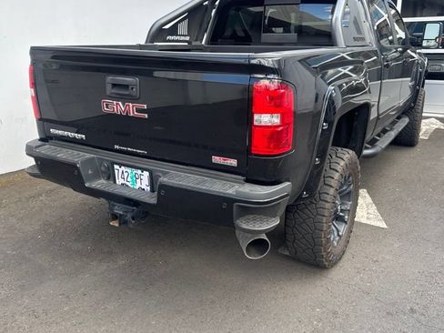 Used 2018 GMC Sierra 2500 SLT w/ Duramax Plus Package AWD/4WD image 3