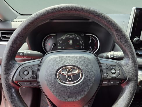 Used 2024 Toyota RAV4 XLE AWD/4WD image 22