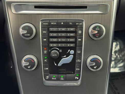 Used 2016 Volvo XC60 T5 Premier w/ Proximity Package image 27