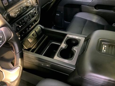 Used 2018 GMC Sierra 1500 SLT AWD/4WD image 18