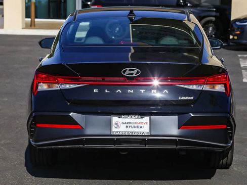 New 2026 Hyundai Elantra Limited FWD image 7