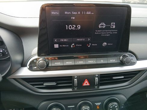 Used 2024 Kia Forte LXS w/ LXS Technology Package image 16