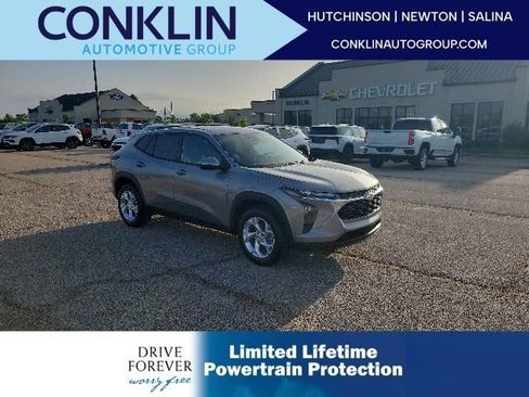 New 2026 Chevrolet Trax LS FWD image 1