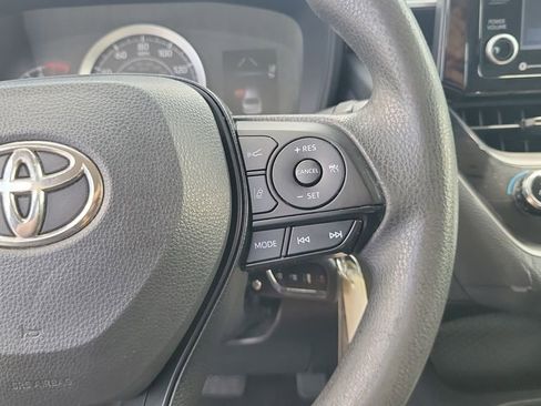 Used 2022 Toyota Corolla LE FWD image 18