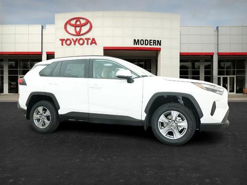 New 2025 Toyota RAV4 XLE image 28