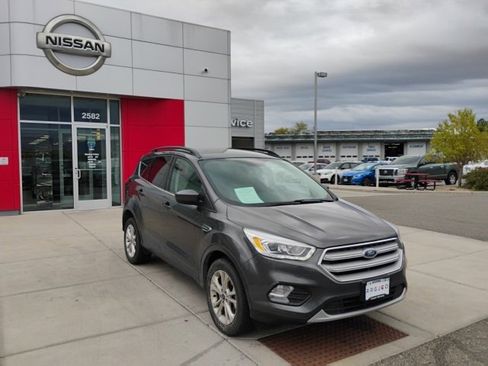 Used 2019 Ford Escape SEL image 3