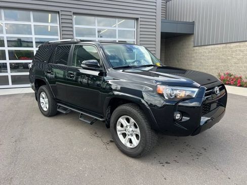 Used 2024 Toyota 4Runner SR5 Premium w/ Moonroof Package AWD/4WD image 3