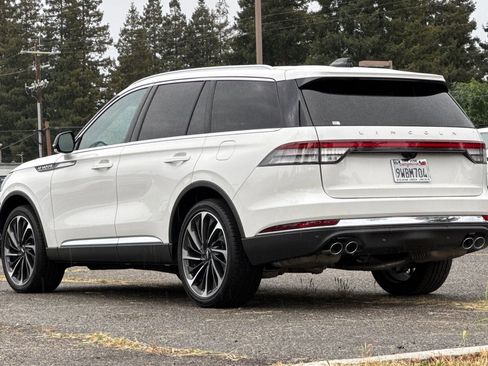 Used 2025 Lincoln Aviator Reserve w/ Luxury Package image 6