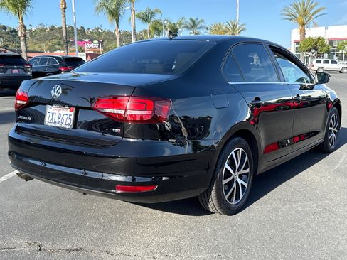 Used 2017 Volkswagen Jetta SE FWD image 12