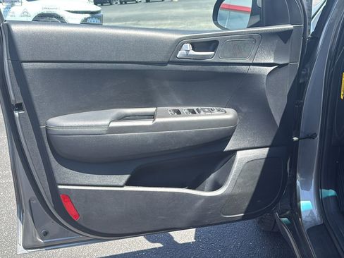 Used 2018 Kia Sportage LX FWD image 10