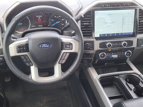 Used 2022 Ford F250 Lariat w/ Lariat Ultimate Package AWD/4WD image 27