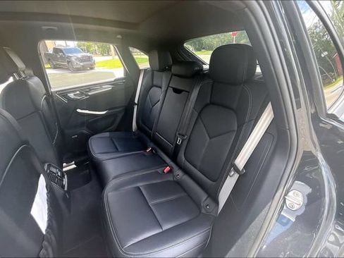 Used 2025 Porsche Macan AWD/4WD image 18