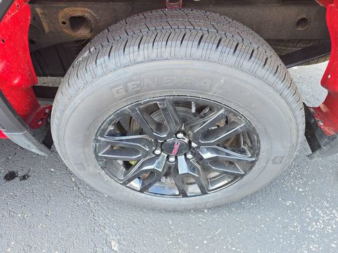 Used 2025 GMC Sierra 1500 Elevation AWD/4WD image 14