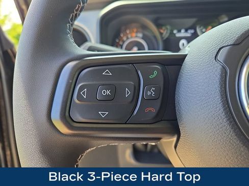 Used 2025 Jeep Gladiator Sport AWD/4WD image 7