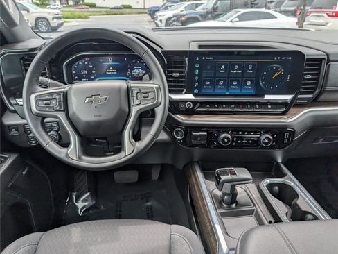 Used 2024 Chevrolet Silverado 1500 RST AWD/4WD image 16