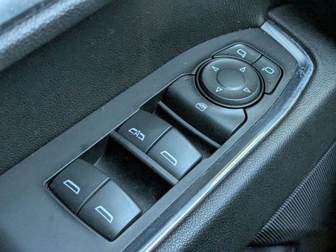 Used 2022 Chevrolet Silverado 1500 LT image 24