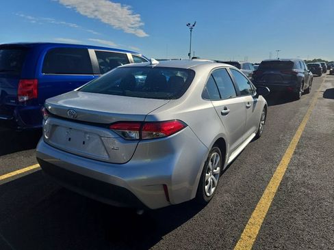 Used 2025 Toyota Corolla LE FWD image 3