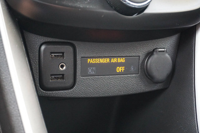 Used 2022 Chevrolet Trax LT w/ LT Convenience Package FWD image 21