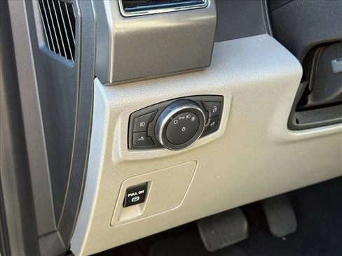 Used 2018 Ford F150 XLT image 17