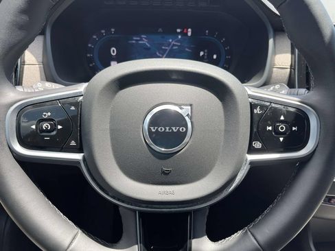 Used 2025 Volvo XC90 B6 Plus w/ Protection Package Premier AWD/4WD image 21