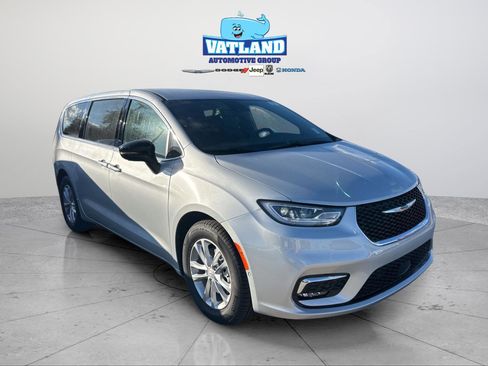 New 2026 Chrysler Pacifica Select image 7