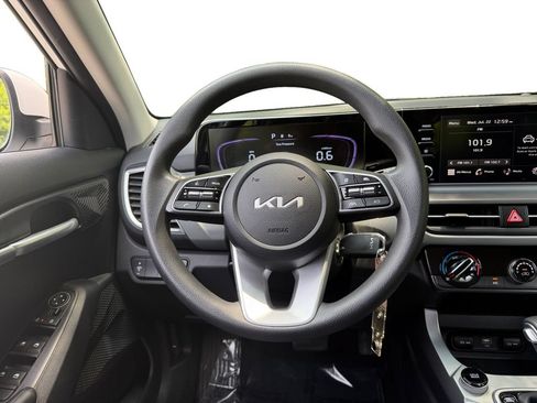 Used 2026 Kia Seltos LX FWD image 12