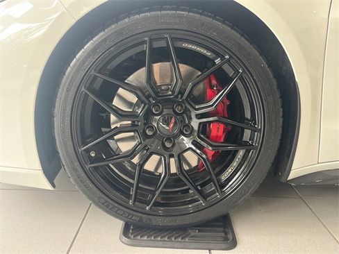 Certified 2023 Chevrolet Corvette Z06 w/ Stealth Interior Trim Package image 7
